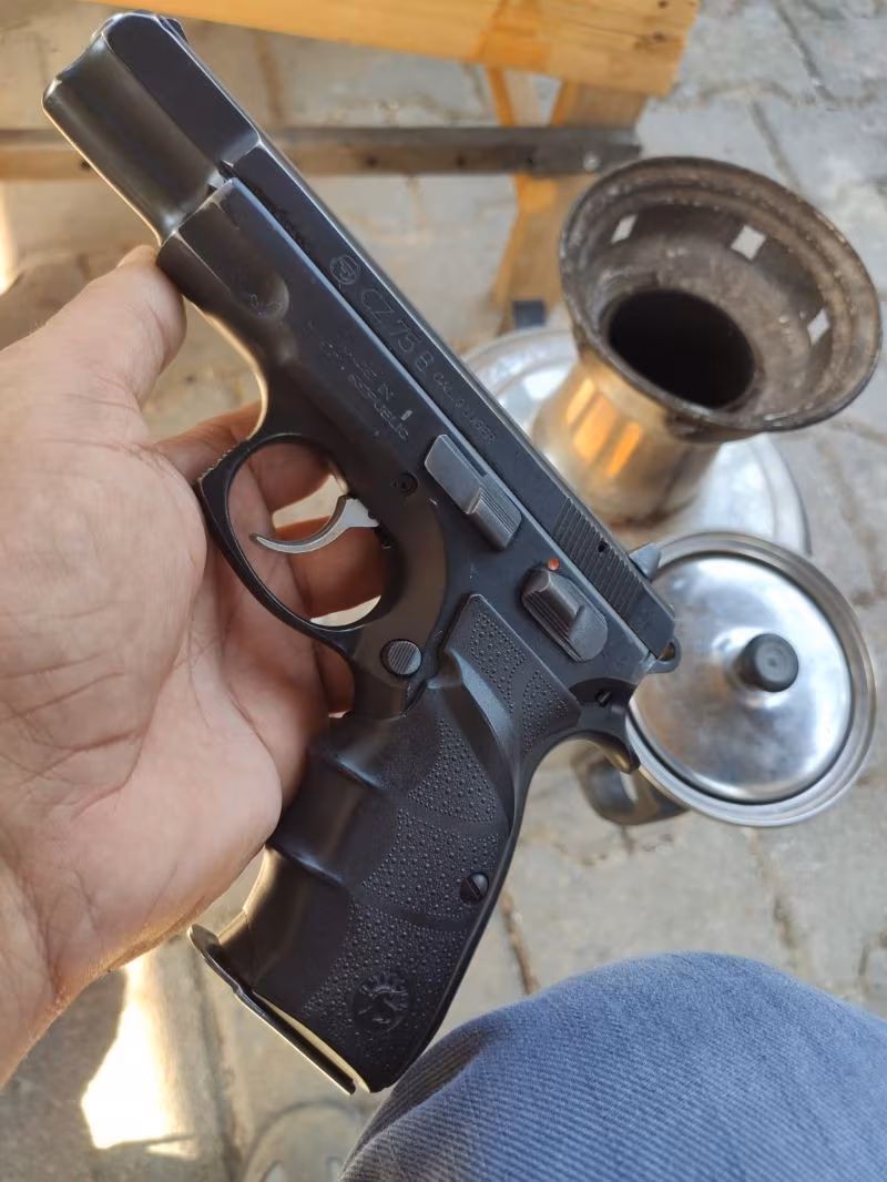 EMEKLİ EMNİYET PERSONELİNDEN COK TEMİZ CZ75B