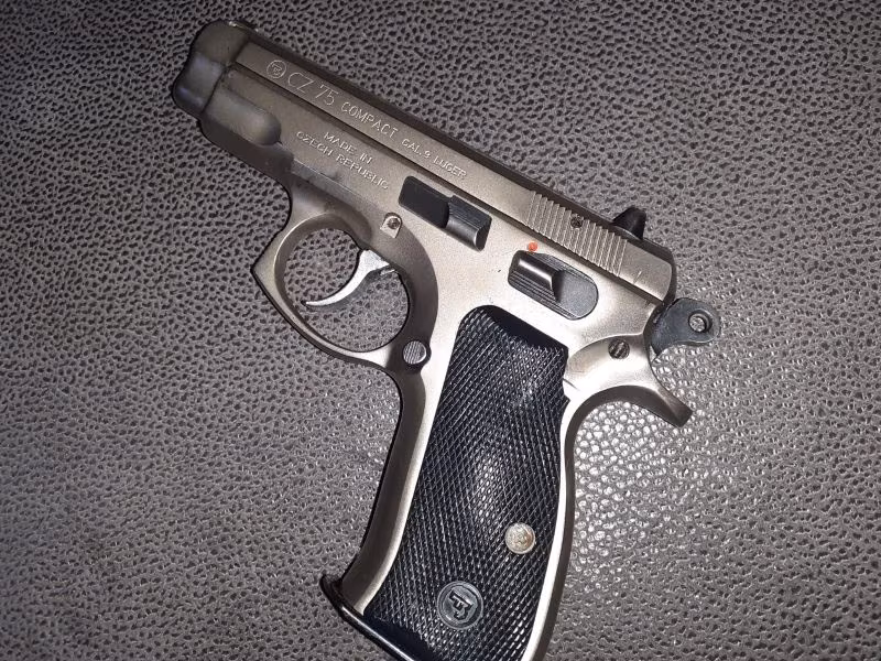 CZ 75 COMPACT
