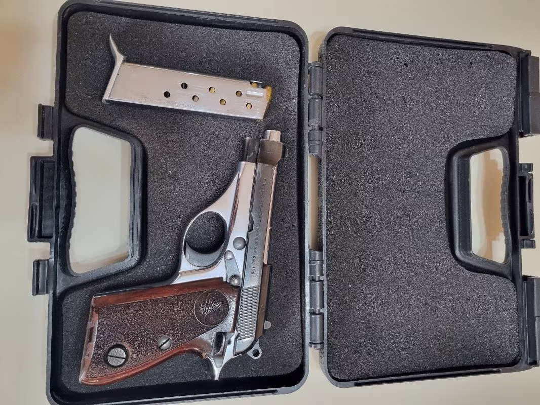DÜĞMELİ BERETTA