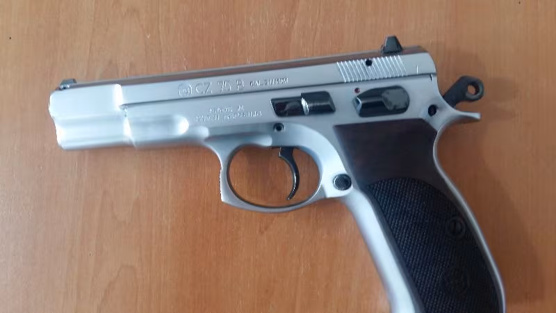 CZ 75 B KUTUSUNDA