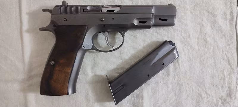 Emsalsiz Temizlikte CZ 75 A