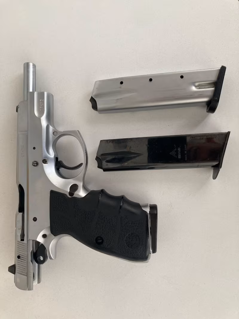 KAMU GÖREVLİSİNDEN SATILIK CZ-75 B