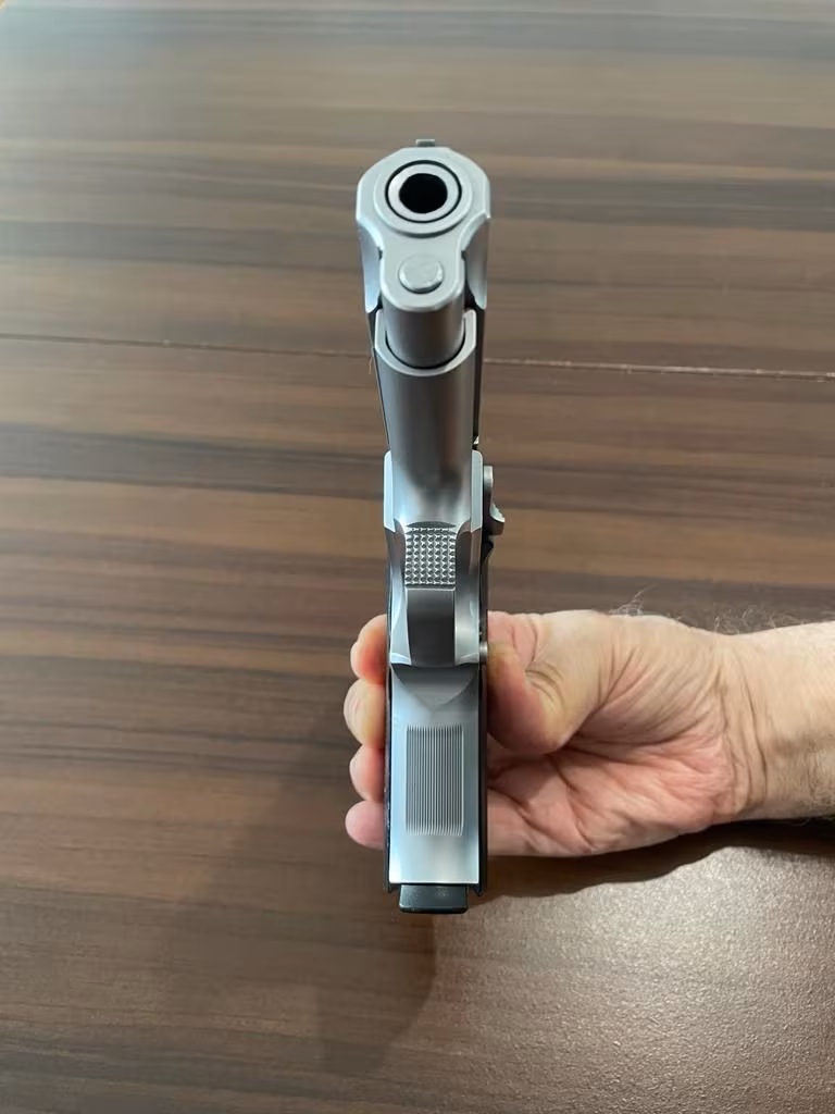 YARGI MENSUBUNUN KOLEKSİYONUNDAN...  Smith Wesson 5906 model silah