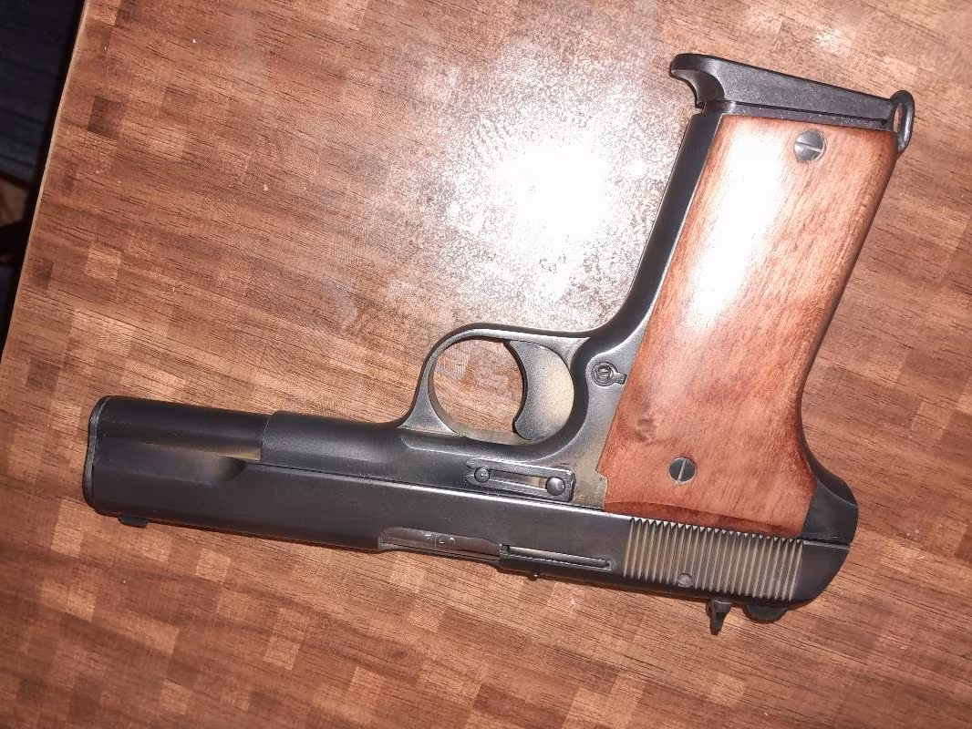 Alman  Parabellum tabanca 9mm