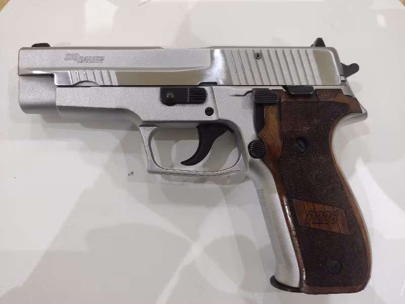 SİGSAUER P226