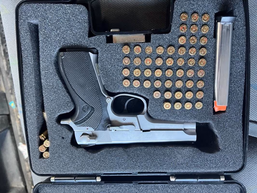 Swit Wesson 5906 15+1 çift şarjör