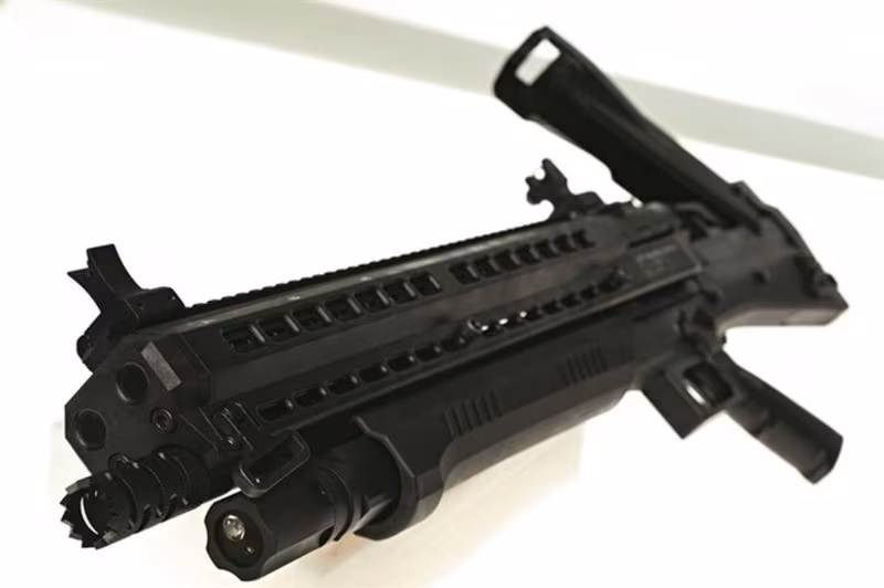 UTAŞ UTS-15 KOLEKSİYONLUK UTAŞ UTS-15 SIFIR, TEK BİR FİŞEK ATILMAMIŞ VE FABRİKASYON FULL ORİJİNAL AKSESUARLI. ACİL SATILIK.