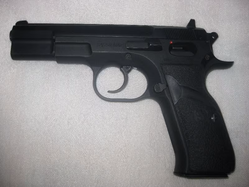 SARSILMAZ KILINÇ 2000 LİGHT SİYAH KROM (9*19 mm./15+1) Çok Temiz Satılık Tabanca