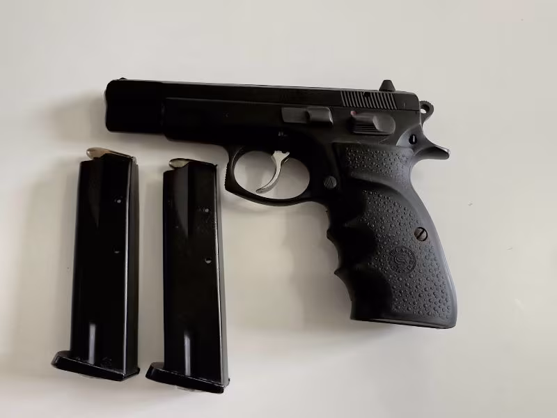 EMEKLİ POLİSTEN CZ 75 B