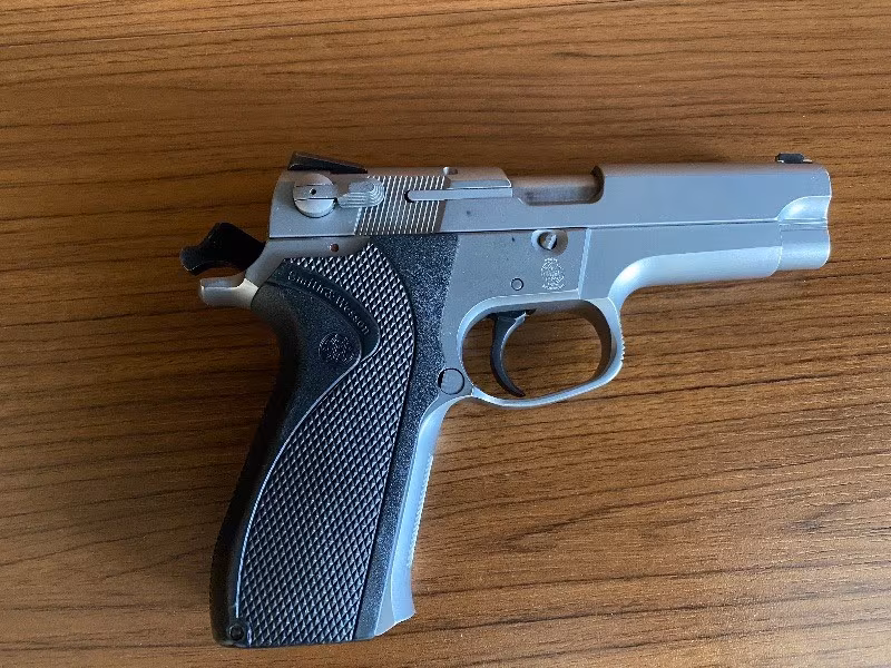 Smith & Wesson  15+1 Tabanca