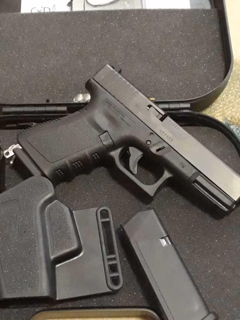 TEMİZ GLOCK 19 ANAHTARLI MODEL