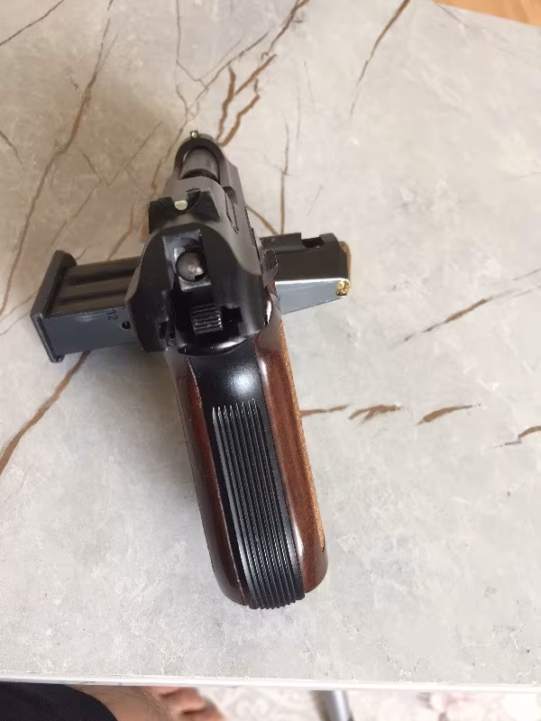 Baretta f81 sıfıra yakın