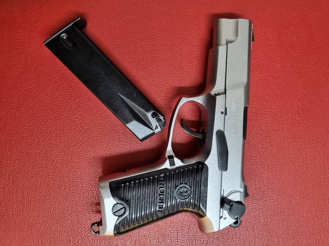 Ruger p85