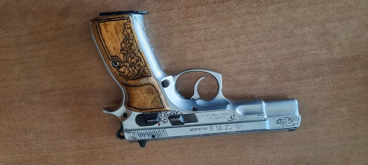 KAMU GÖREVLİSİNDEN CZ 75 B