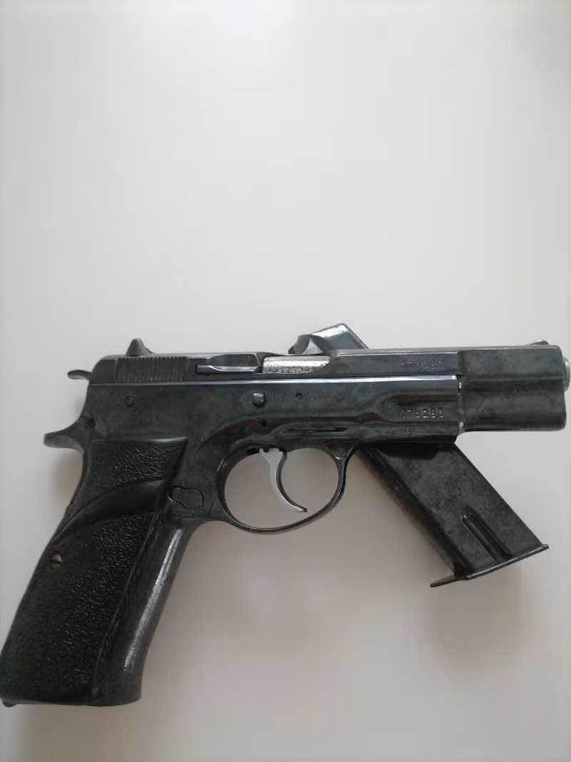 CZ-75 9mm Tabanca ihtiyaç fazlası satılıktır.