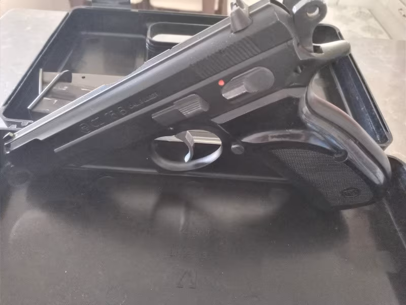 Temiz emekli polisten CZ 75 az kullanılmış