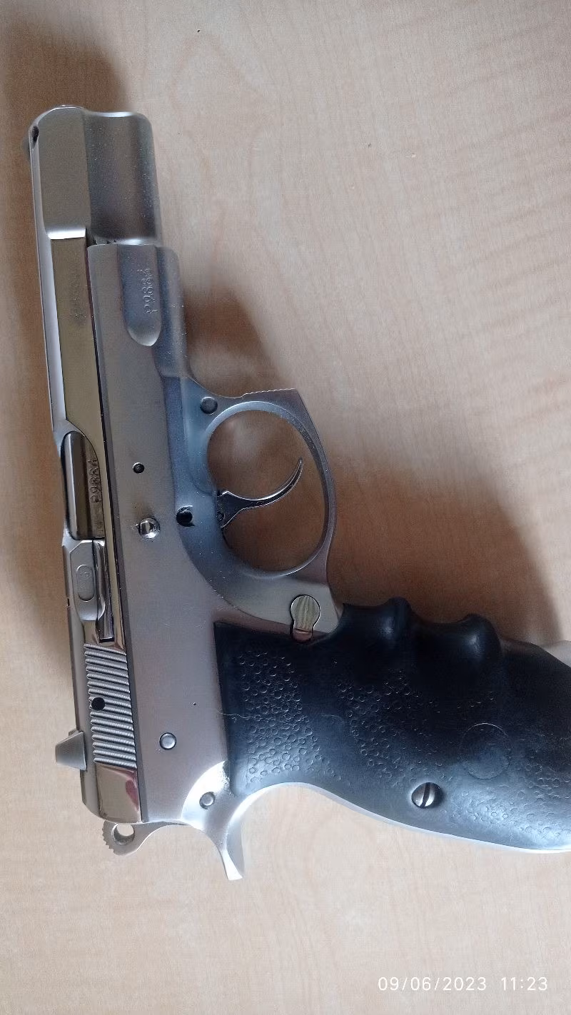 Cz 75 B memurdan son fiyat ilk gelen alır