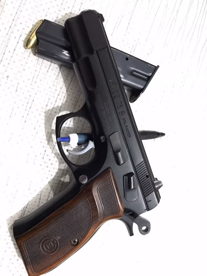 Sıfır Ayarında 75b 100 mermi atılmamış bütün aparatları tamam