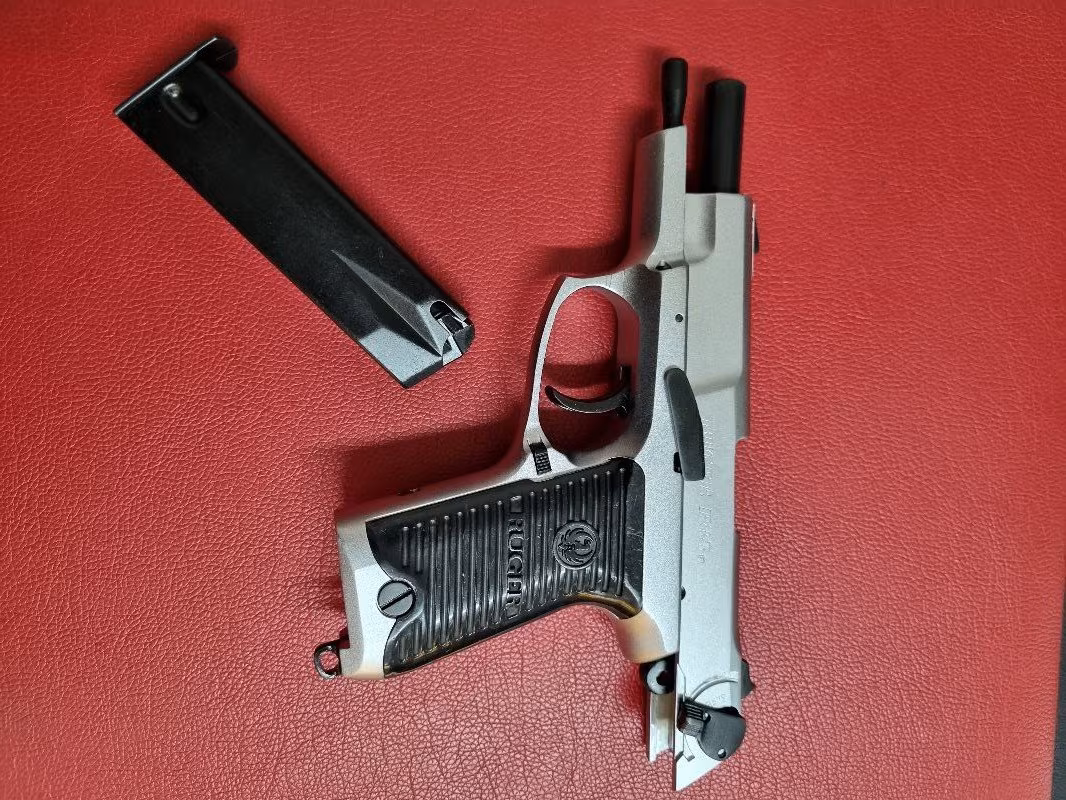 Ruger p85