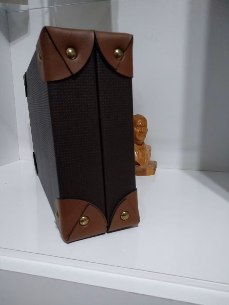 Deri şifreli tabanca çantasi