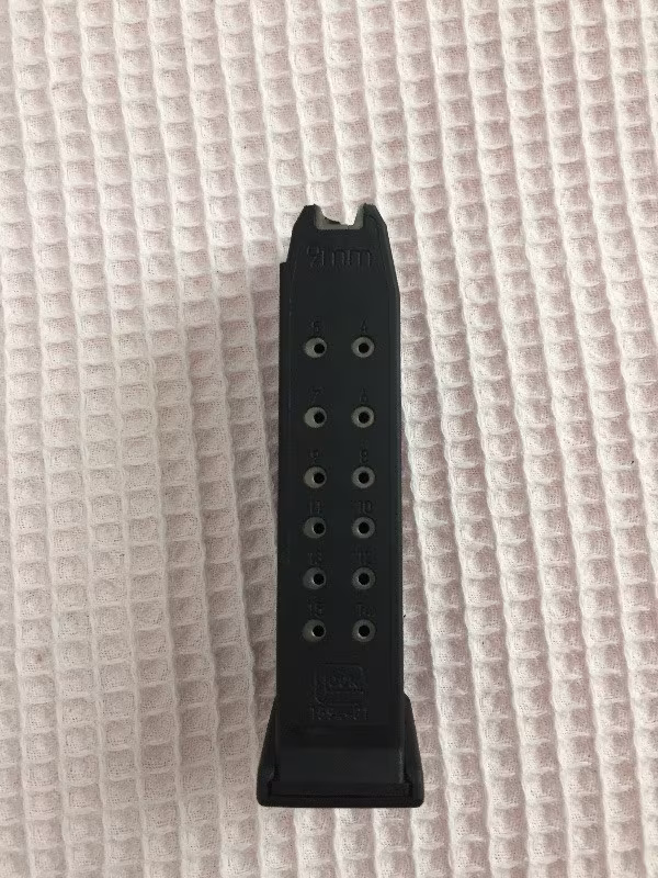 Glock şarjör + imi marka bel + bacak kılıfı