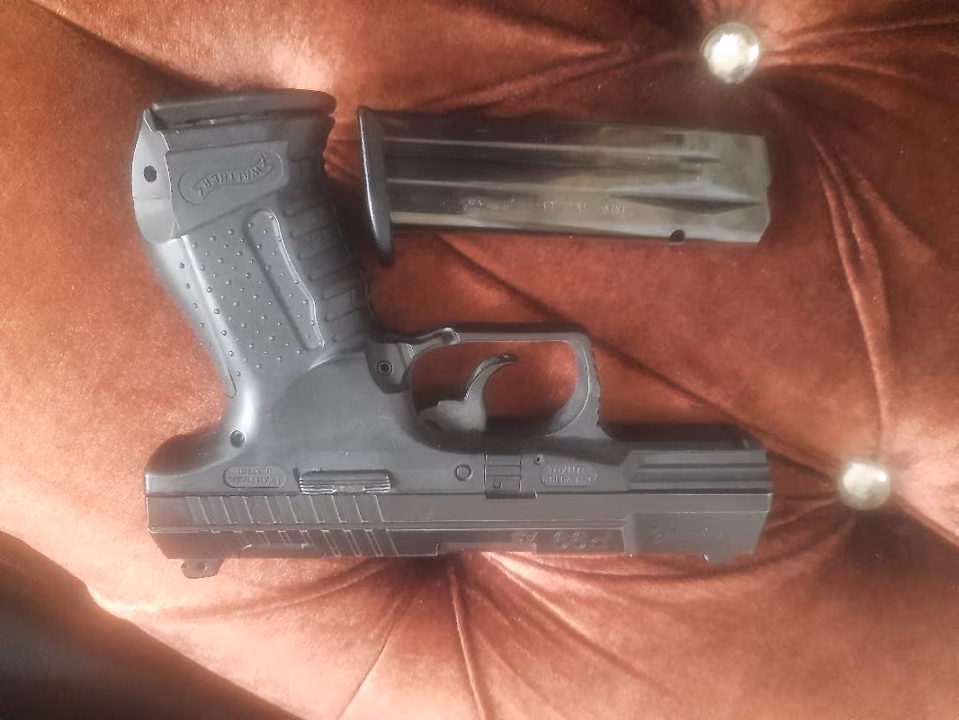 Memurdan Walter p99 as