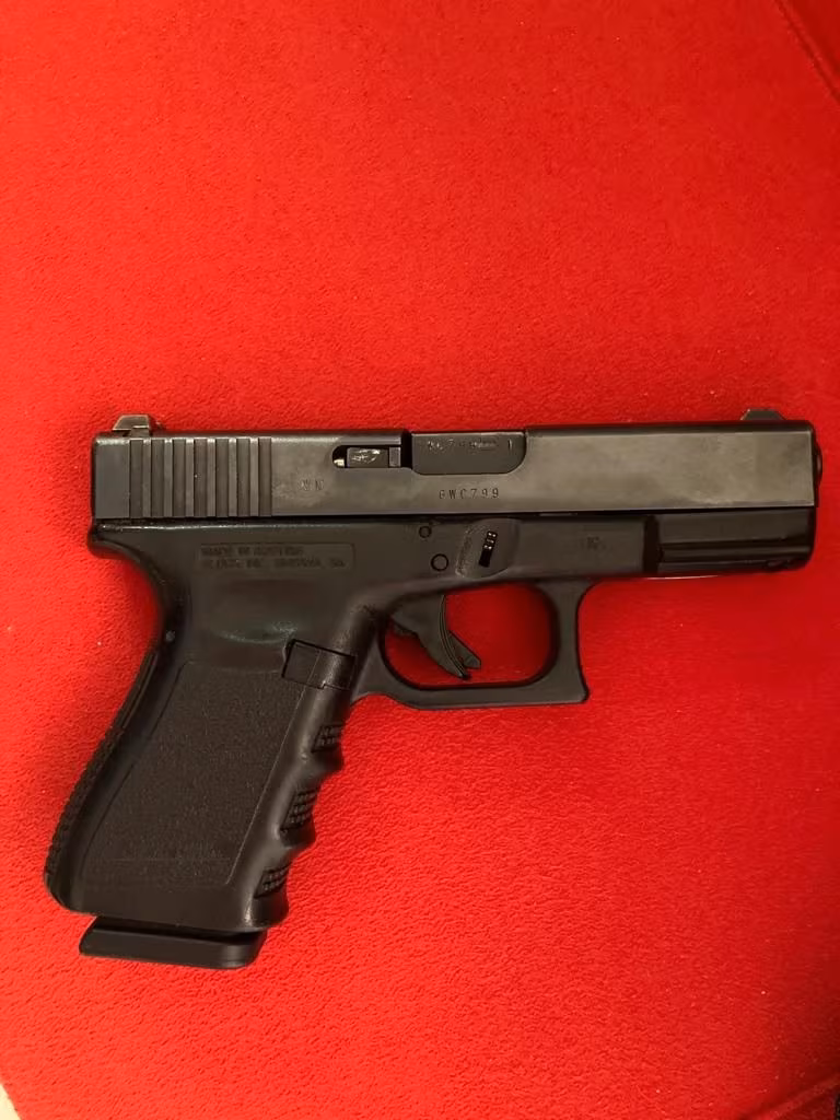 Glock 19 kamu personelinden