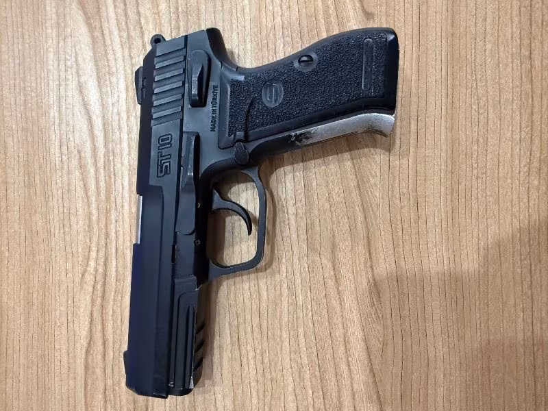 Askeri personelden çok az kullanılmış Sarsılmaz ST 10 tabanca