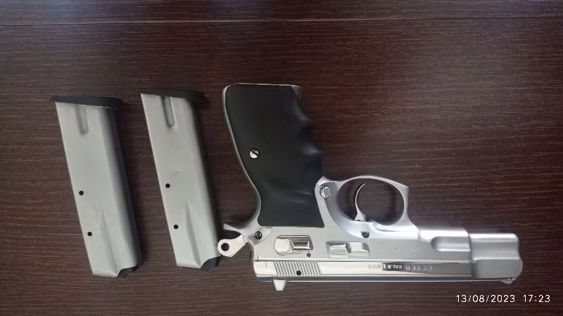 Cz 75 B memurdan son fiyat ilk gelen alır