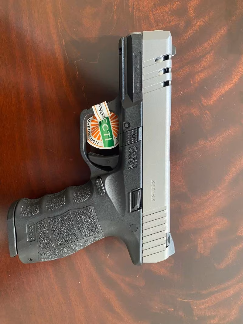 Kamu personelinden sıfır SAR 9 CX Polimer Gövdeli