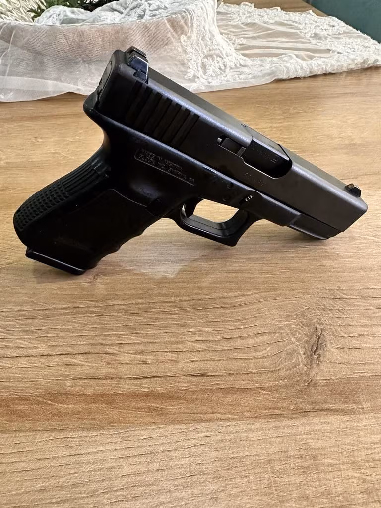 ACİL İHTİYAÇTAN ASTSUBAY EMEKLİSİNDEN GLOCK GEN4 9 MM UZUN