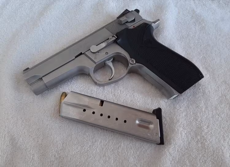 TEMİZ BULUNDURMA RUHSATLI SMİTH & WESSON 5906