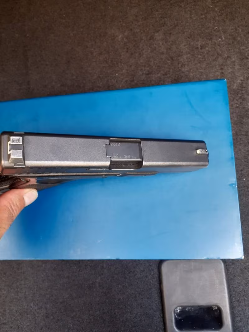 GLOCK 19 GEN4 TERTEMİZ SAHİBİNDEN ACİL SATILIK.