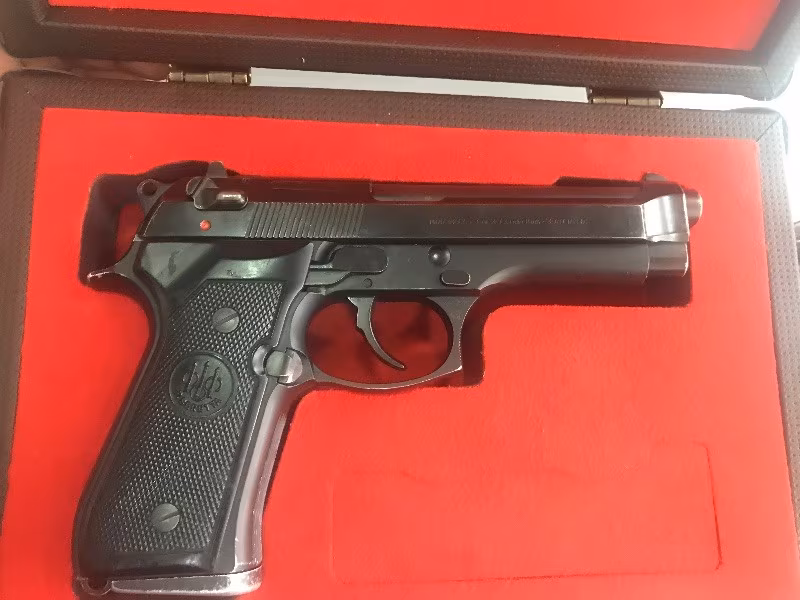 ASKERİ PERSONEL DEN HİÇ İŞLEM GÖRMEMİŞ BERETTA F92