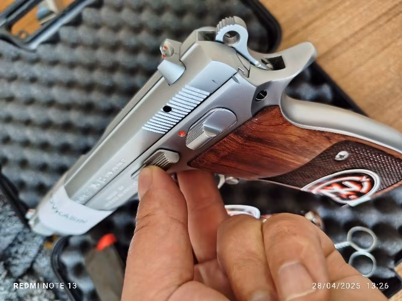 CZ75B model İnoks tabanca