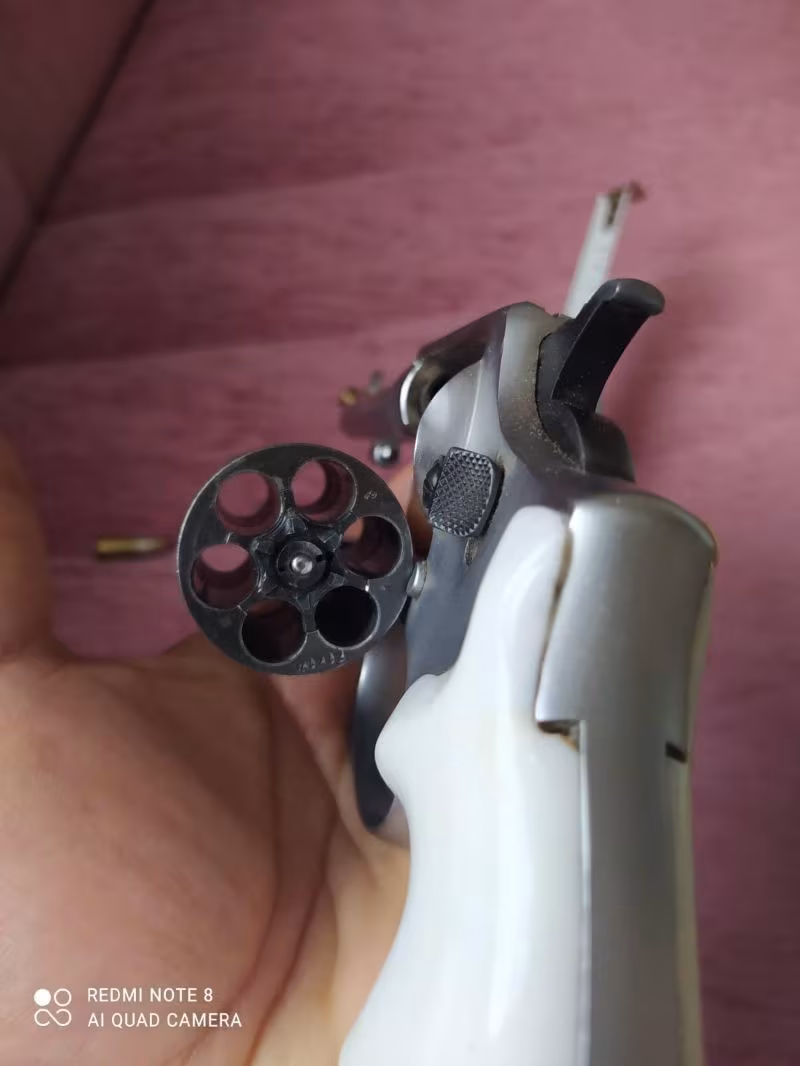 Kamu Personelinden 9,65mm Toplu Smith&Wesson