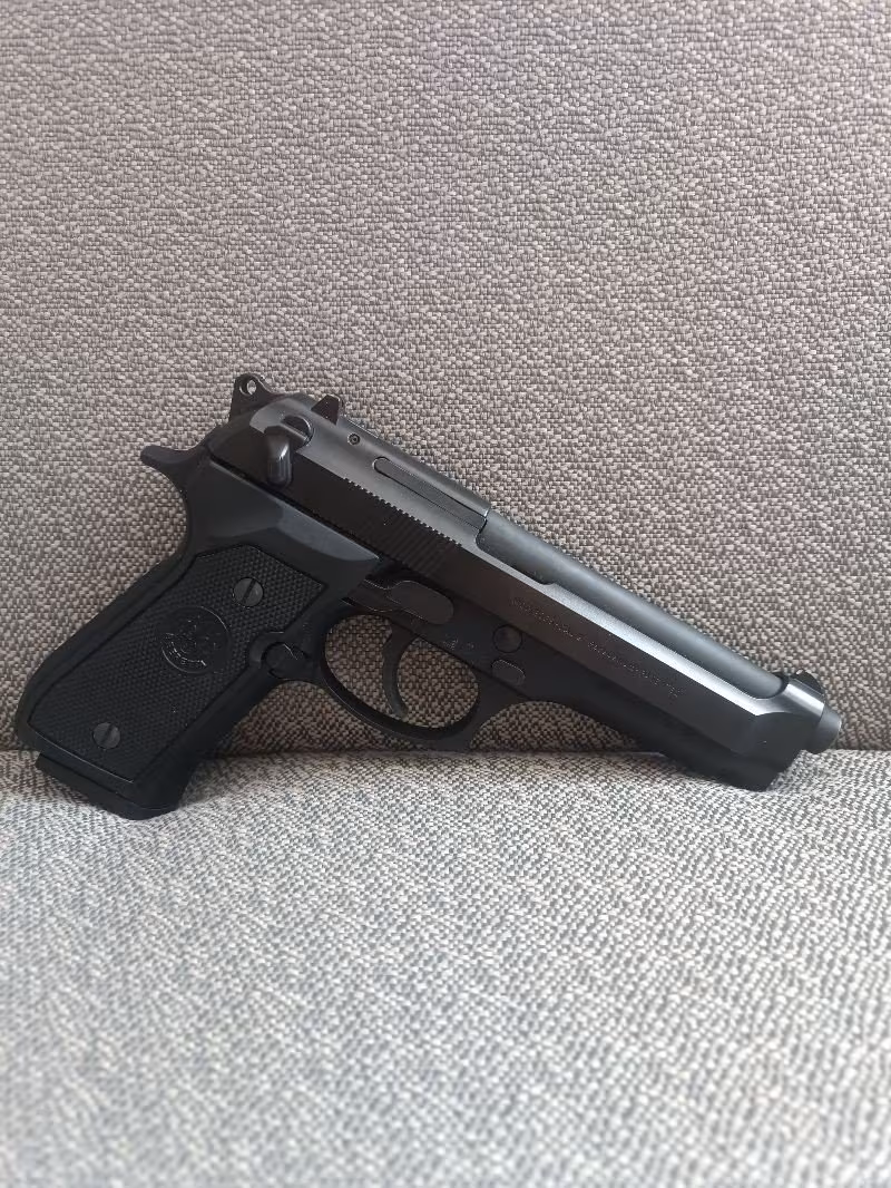 Memurdan sıfır Beretta 92FS