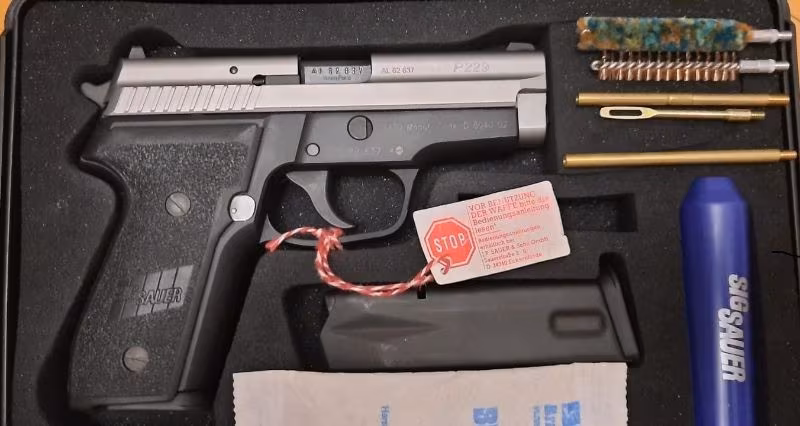 EMEKLİ KAMU GÖREVLİSİNDEN SIFIR KUTUSUNDA SİG SAUER P 229 TABANCA