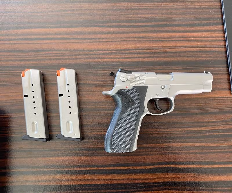SMİTH & WESSON 5906. AVUKATTAN TEMİZ, BAKIMLI ve RUHSATLI.
