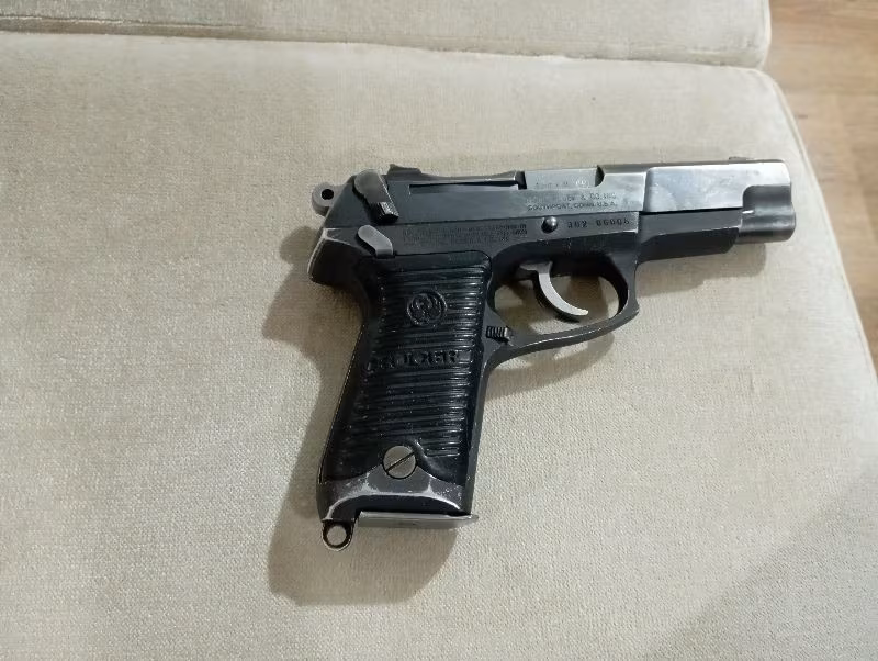 MERAKLISINA EMEKLİ POLİSTEN TEMİZ ORJİNAL AMERİKAN RUGER-85 --301  İTHAL