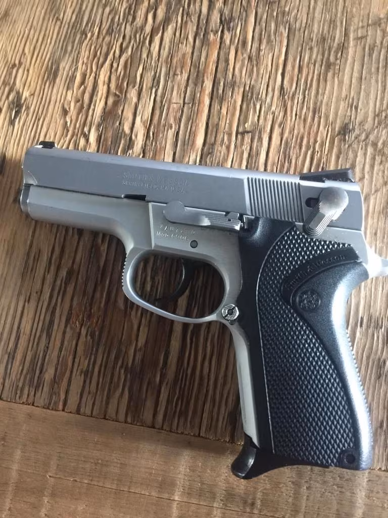 SMİTH WESSON 6906