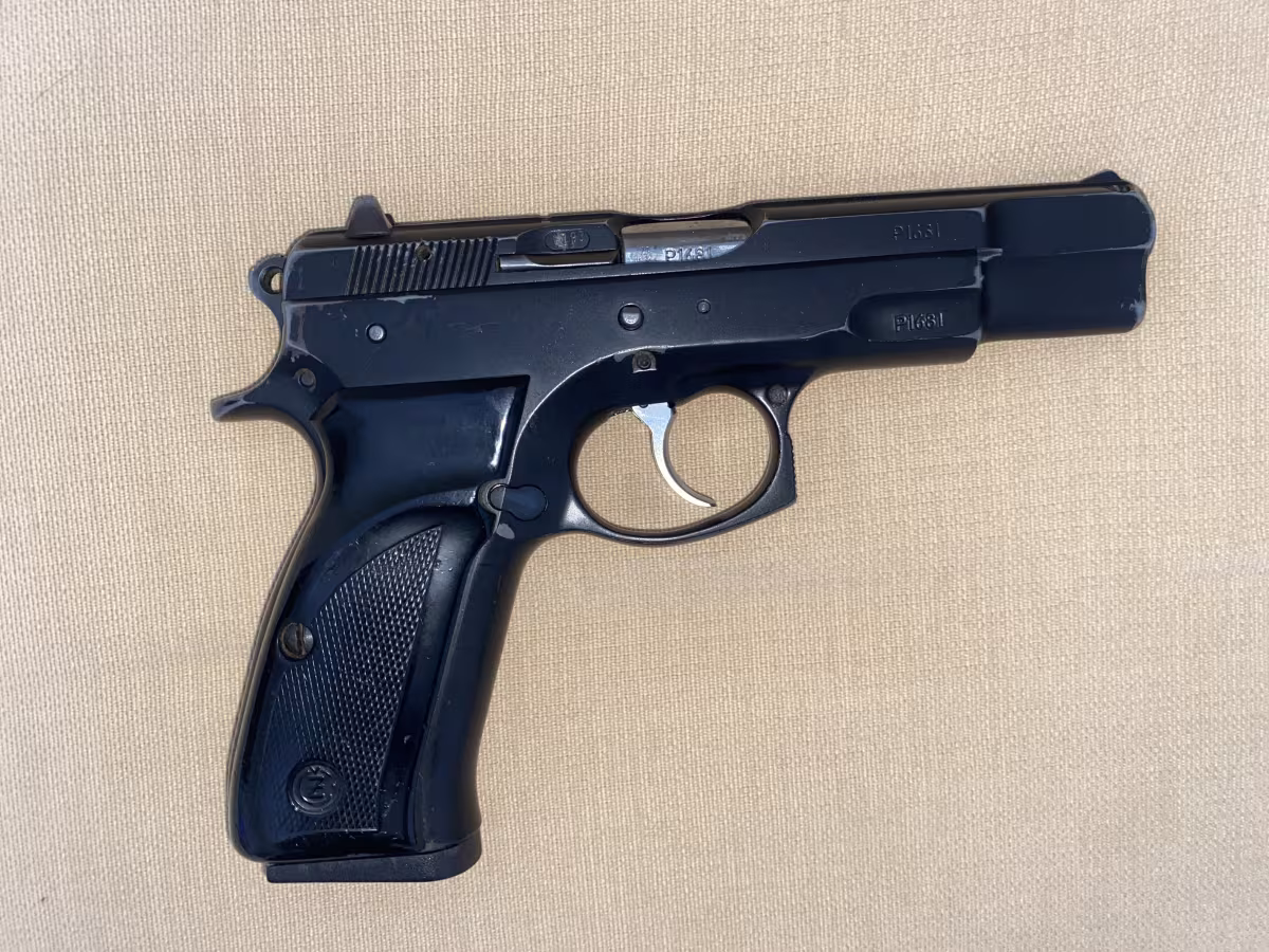 Emekli Polis Memurundan CZ75B