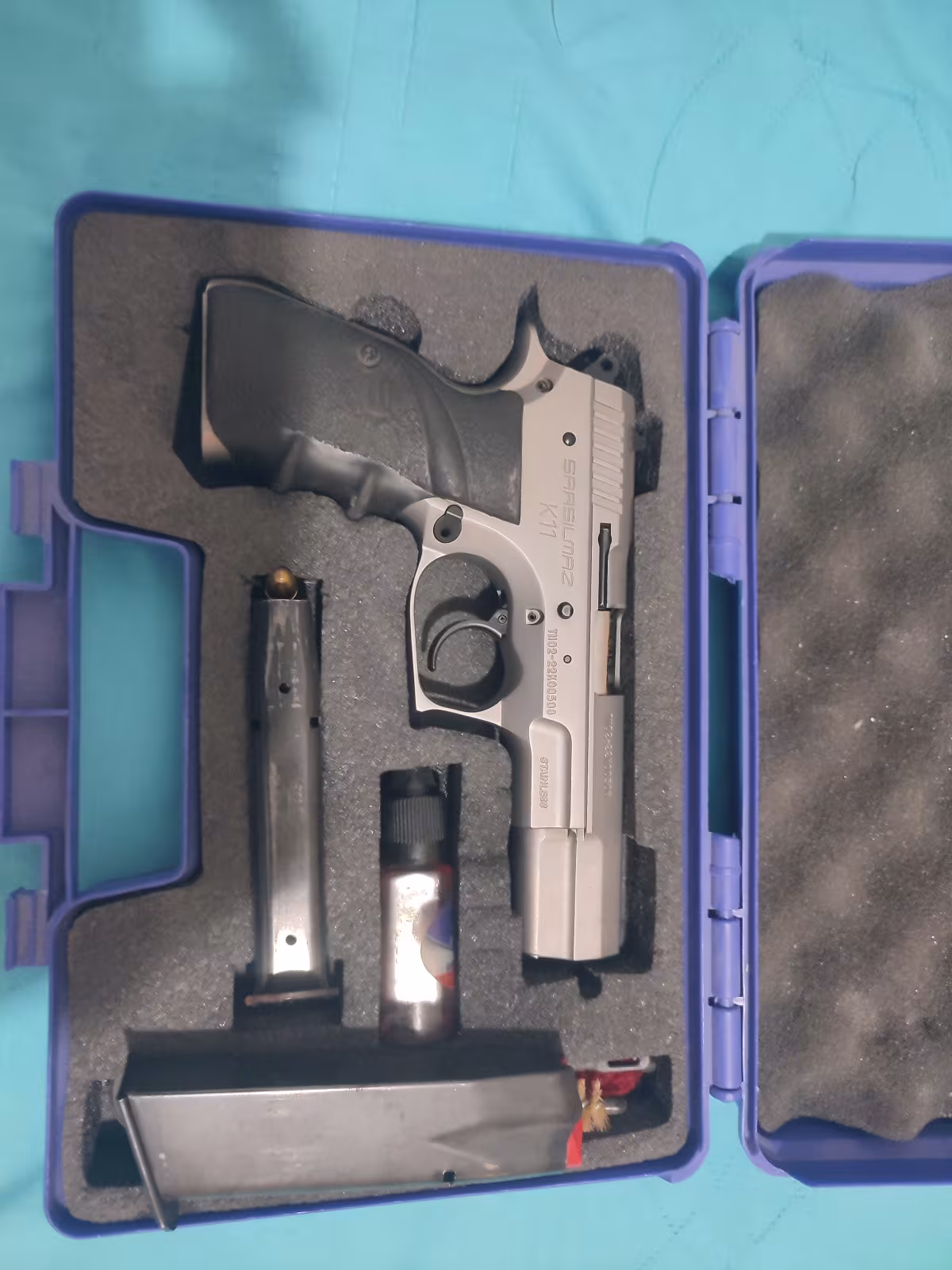 Sarsılmaz k11 ilk günkü gibi tertemiz 2 şarjör anca atılmistir bulundurma ruhsatlı aldım devir zamanı geldi çok fiatina bakmiycam normal değerini verene devrederin