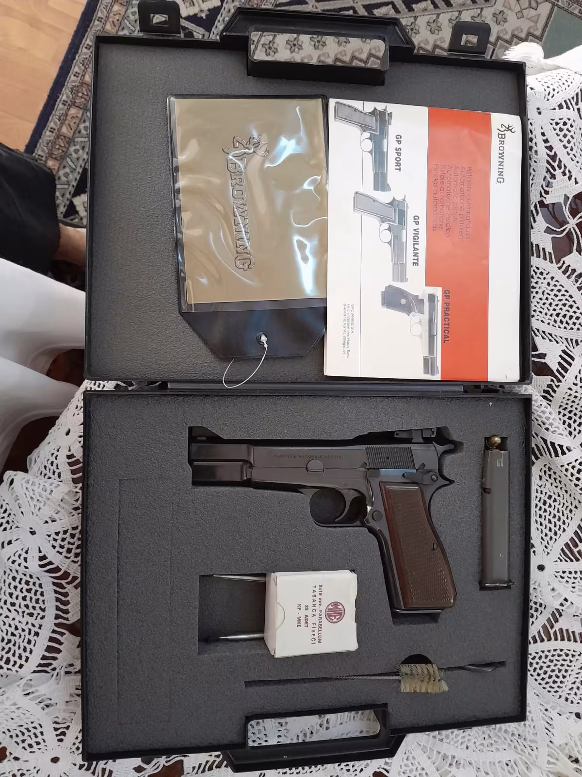 Belçika Browning Hi-Power 9mm pistol - Her Şeyi Eksiksiz
