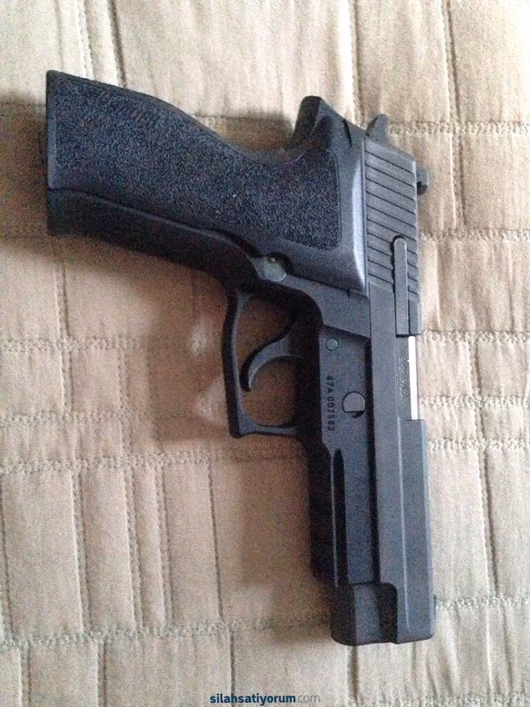 Kamu görevlisinden sıfır kutusunda Sig Sauer p226 model yarı otomatik tabanca