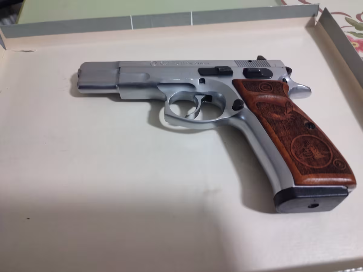 Koleksiyonluk 1994 Model Taşıma Ruhsatlı CZ 75 B - Özel Nikelaj & Ahşap İşleme (Çift Şarjörlü)+1000 adet mermi hakkı