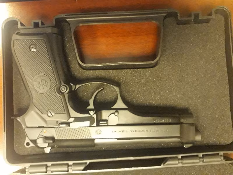 BERETTA SIYAH