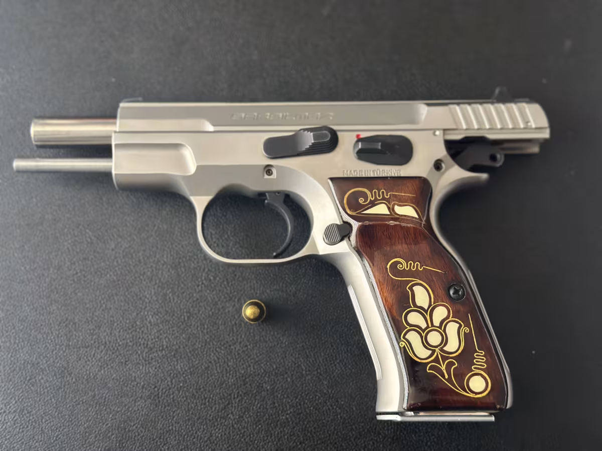 EMEKLİ EMNİYET GÖREVLİSİNDEN RUHSATLI SIFIR AYARINDA AZ ATIŞ YAPILAN ÖMÜR BOYU GARANTİLİ STANLESS STEEL SARSILMAZ KILINÇ 2000 LIGHT - 25.000 TL.