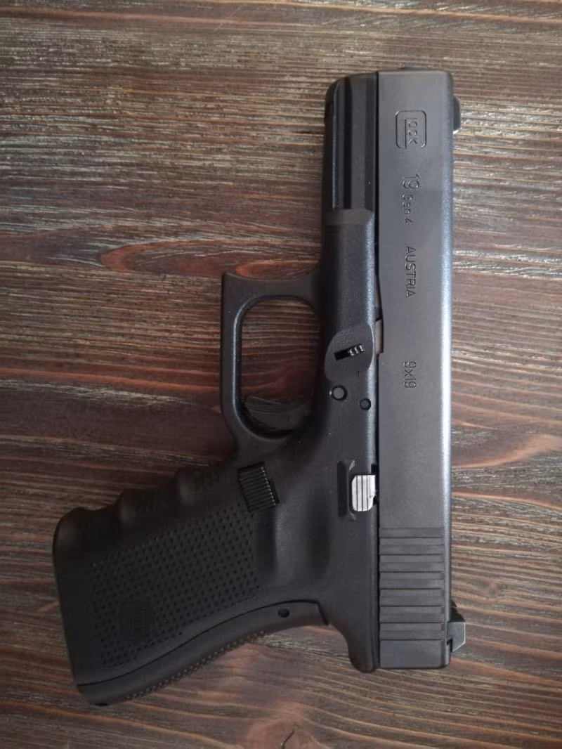 Acil Satılık Sıfır Ayarında GLOCK 19 GEN 4