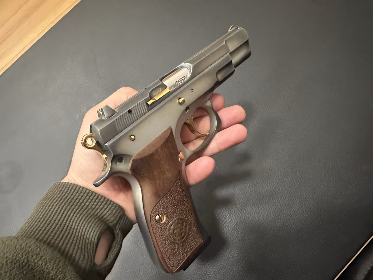CZ 75 B KUTUSUNDA